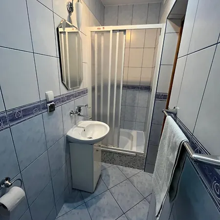 Aleksandra Bed & Breakfast 3*
