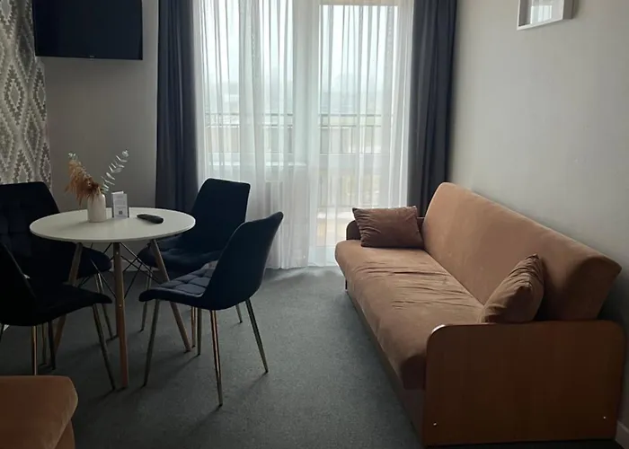 לינה וארוחת בוקר Aleksandra 3*